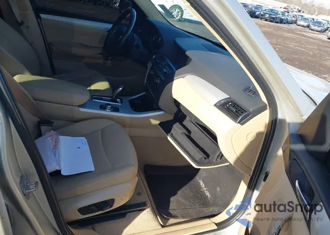 2011 BMW X3 xDrive28I z USA, uszkodzony, nr VIN 5UXWX5C57BL704335